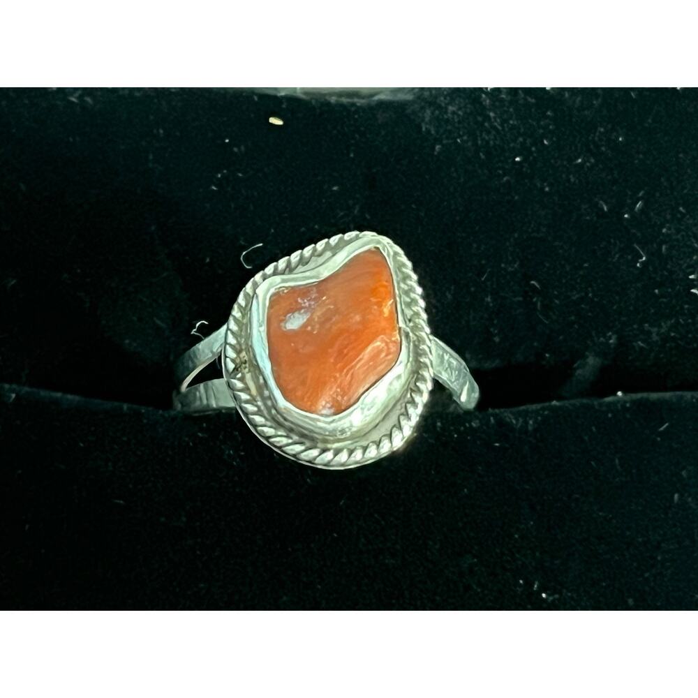 VTG Artisan Sterling Silver Coral Ring Size 7 Navajo Style Rope Bezel Southwest - Picture 2 of 9